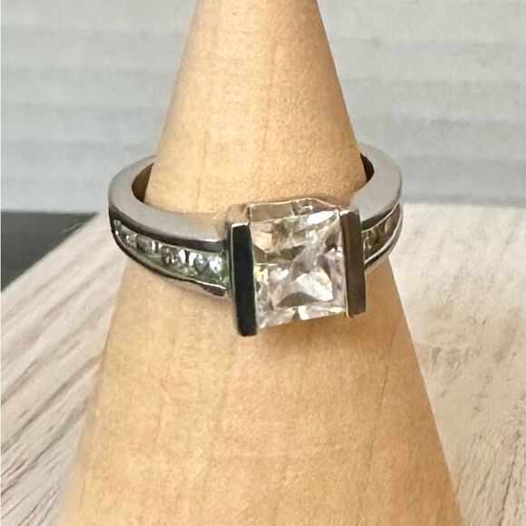 Lia Sophia vintage CZ ring - Picture 6 of 6